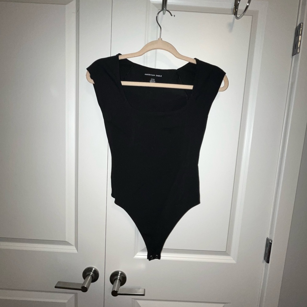American eagle cap sleeve bodysuit (Size small-black)